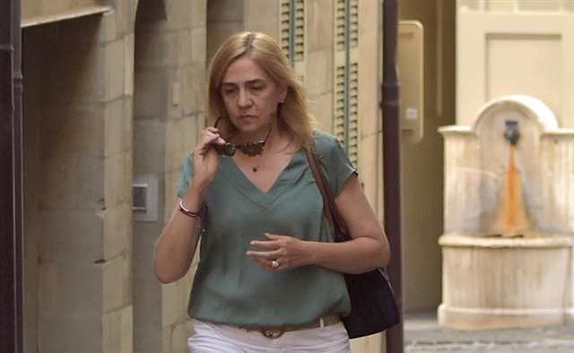 La infanta Cristina reaparece tras el ingreso en prisión de Urdangarín