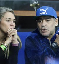 Diego Armando Maradona y su novia, Rocío Oliva