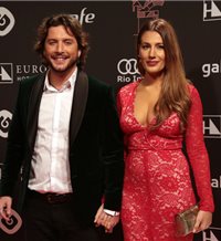 Manu Carrasco y su novia, protagonistas de los Premios Ondas