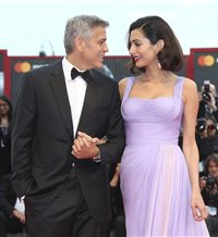 George y Amal Clooney deslumbran en Venecia