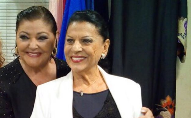 Carmen Flores, estupenda a sus 81 años, reaparece en el concierto de Charo Reina