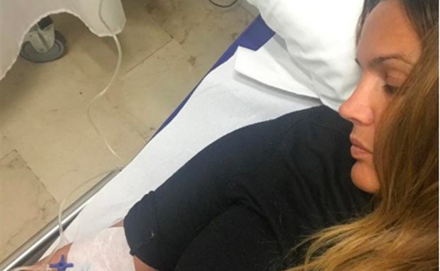 Marta López preocupa a todos con su foto hospitalizada