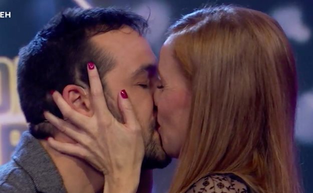 María Castro se lleva la sorpresa de su vida: su novio le pide matrimonio en directo