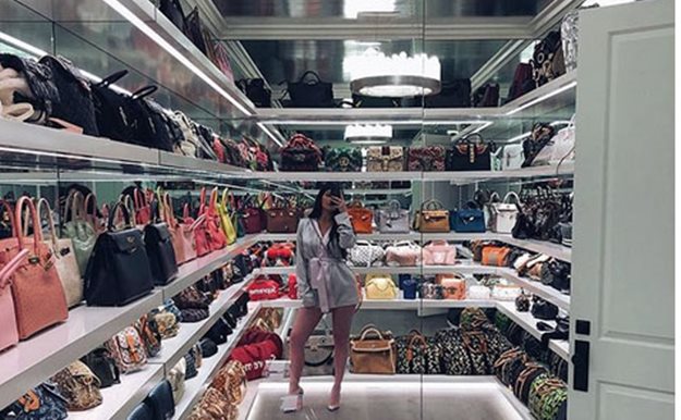 Esto es lo que cuesta el lujoso armario de bolsos de Kylie Jenner 