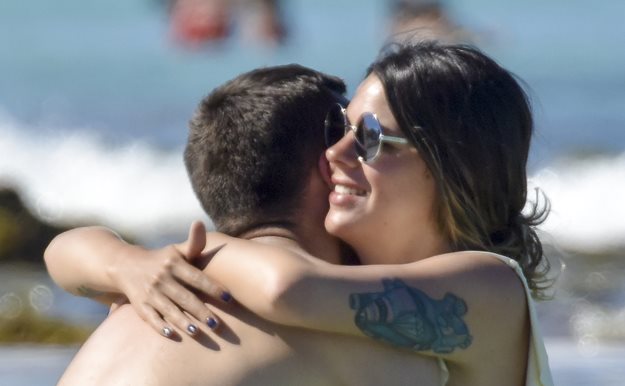 Laura Matamoros y Benji disfrutan de su amor en Ibiza