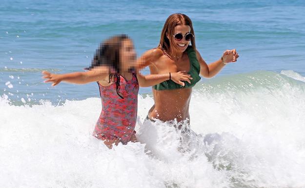 Paula Echevarría vive unas vacaciones muy especiales con su hija