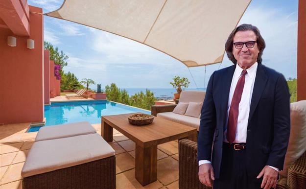 Pepe Navarro: entramos en la espectacular mansión de Ibiza que vende por 10 millones