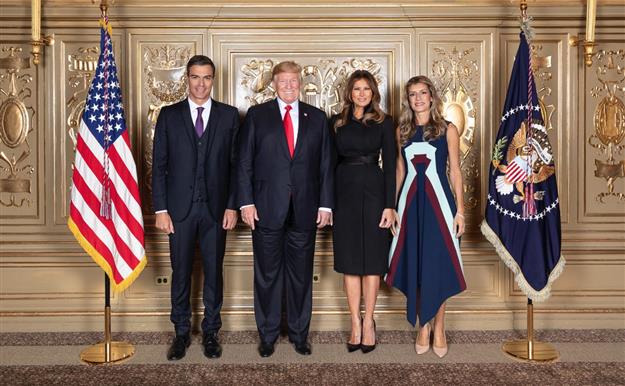 Begoña Gómez Vs Melania Trump: la mujer de Sánchez triunfa con un vestido de Delpozo 