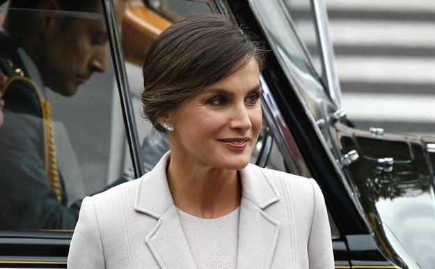 La reina Letizia derrocha elegancia replicando la fórmula de Kate Middleton