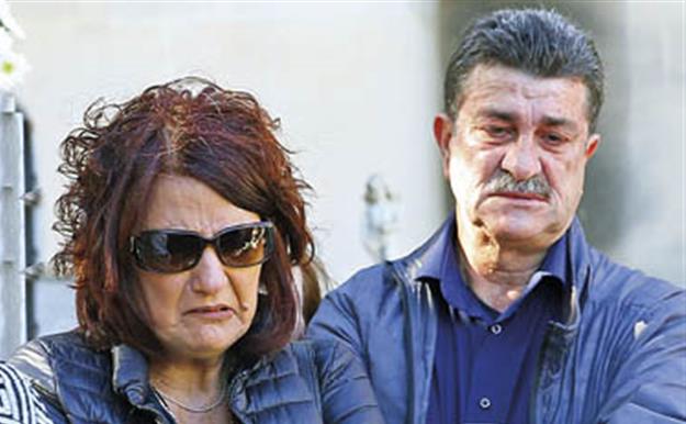 Dolor y esperanza en la segunda exhumación de Mario Biondo, marido de Raquel Sánchez Silva