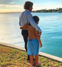 Colate exprime al máximo el tiempo junto a su hijo antes de viajar a Honduras