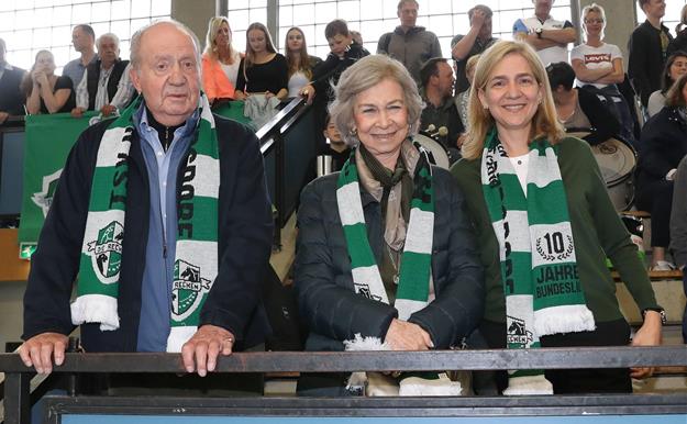 Los reyes eméritos Juan Carlos y Sofía reaparecen juntos para apoyar a Pablo Urdangarin
