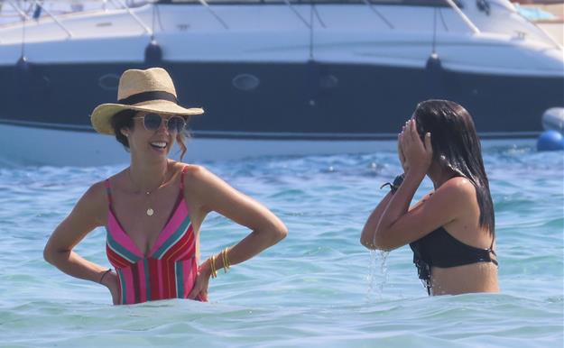 Juana Acosta y su hija disfrutan de sus vacaciones en Ibiza