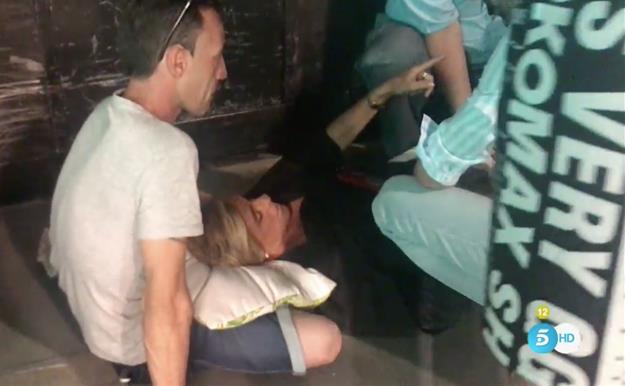Chelo García Cortés, trasladada al hospital tras una aparatosa caída