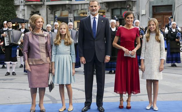 Premios Princesa de Asturias: el acto de Leonor con los reyes Felipe y Letizia y su hermana Sofía