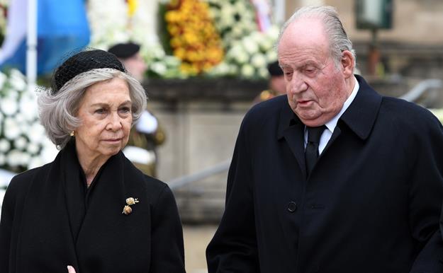 Don Juan Carlos y doña Sofía juntos, el día de la exhumación de Franco