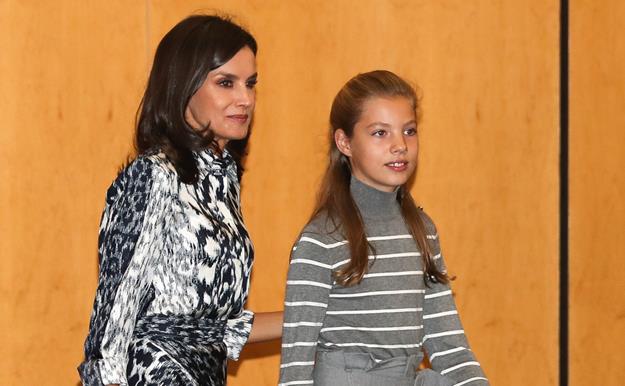La infanta Sofía ya usa el pantalón favorito de la reina Letizia