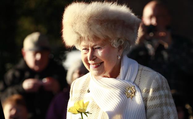 La reina Isabel II renuncia a comprar prendas de piel animal