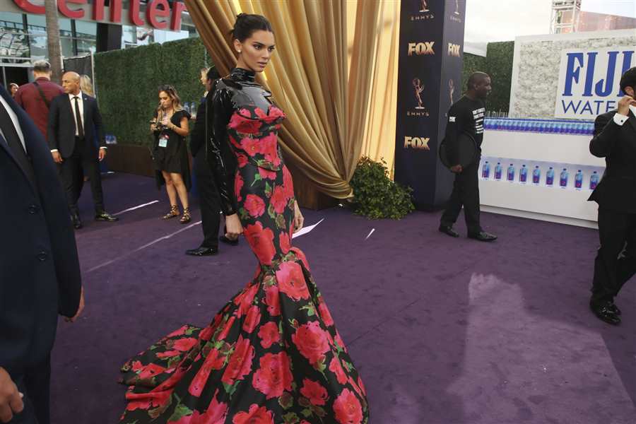 Kendall Jenner, de 'flamenca' en los Emmy