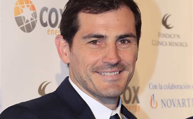 Iker Casillas reaparece sin Sara Carbonero por una buena causa