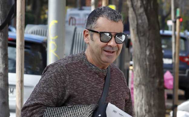 Jorge Javier Vázquez aparece animado tras despedirse de 'GH VIP' para operarse