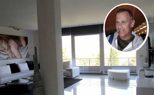 Carlos Lozano consigue vender su casa y reinvierte en dos pisazos