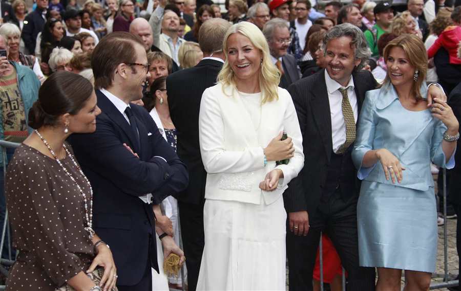 Príncipes de Suecia, Mette-Marit, Marta Luisa de Noruega y Ari Behn