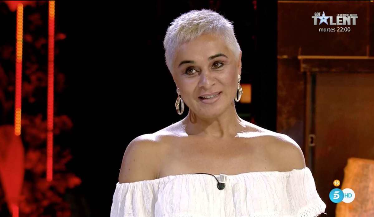 Ana María Aldón rubia platino