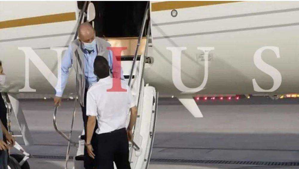 Juan Carlos llegando a Abu Dhabi, supuestamente