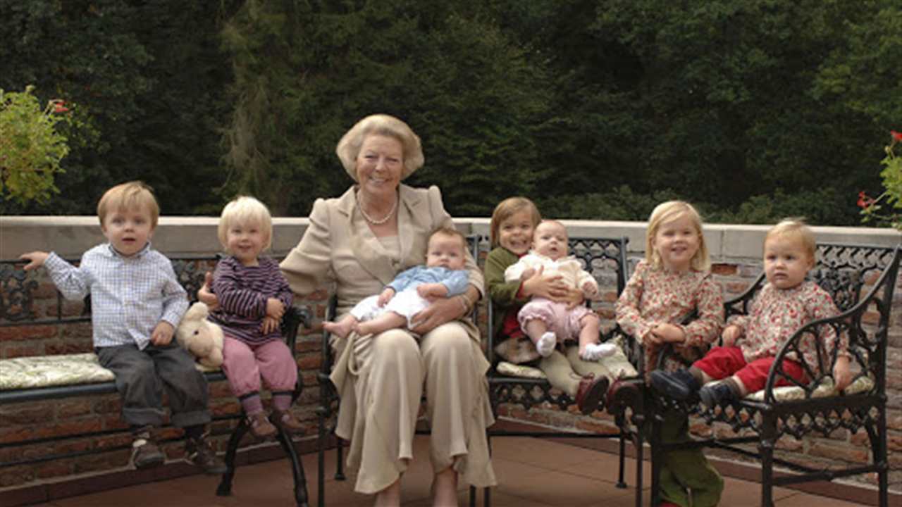 La Casa Real de Holanda recupera la foto más tierna de la princesa Beatriz