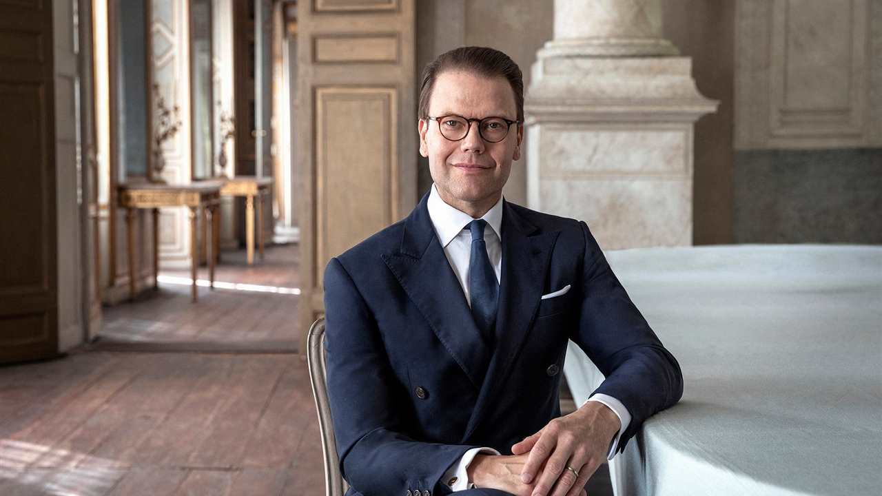 Daniel de Suecia, el príncipe que "volvió a nacer", cumple 47 años