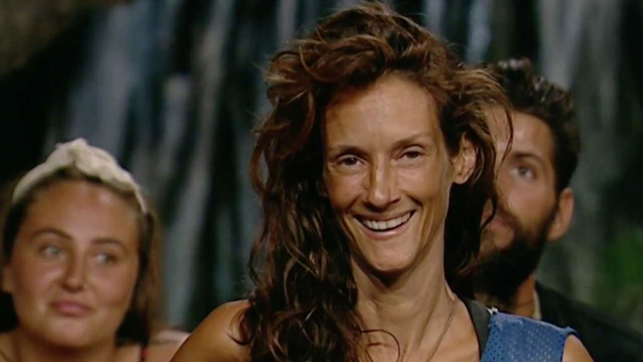 Supervivientes: La inesperada 'traición' de Elena, la madre de Adara, a Rocío Flores en cuanto se ha cambiado de bando