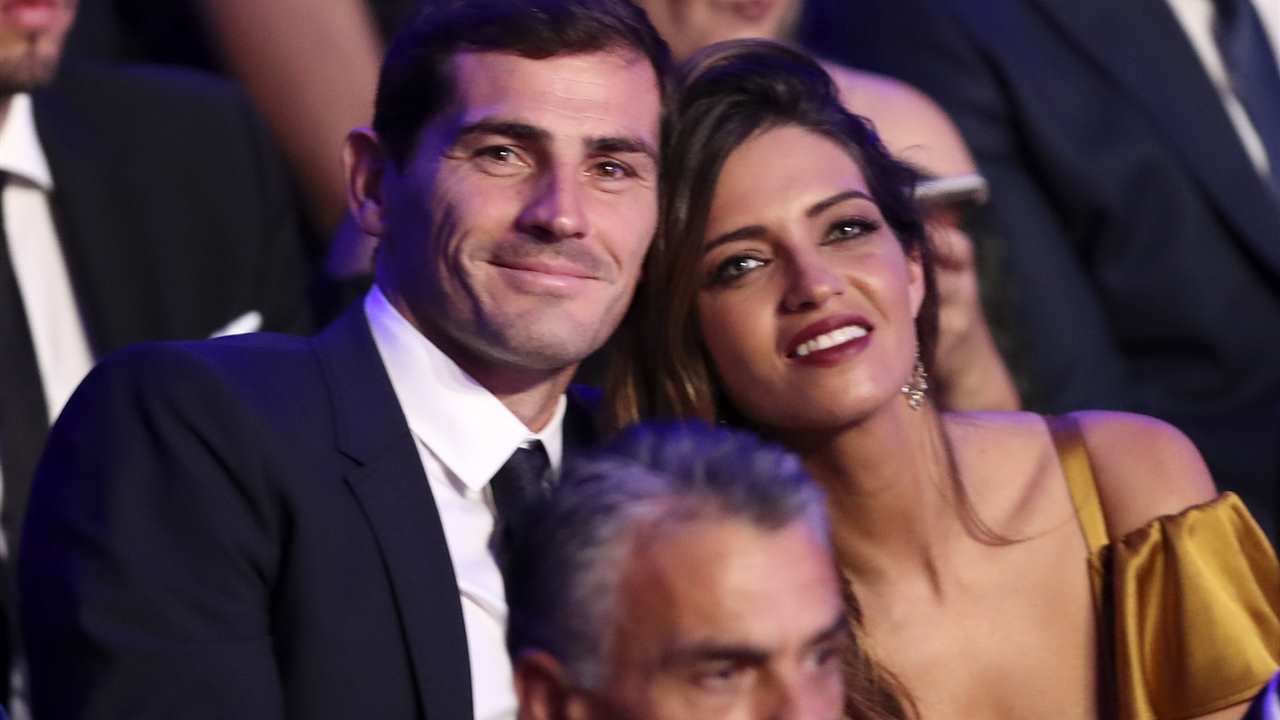 Iker Casillas se lo pasa bomba en la Navidad de la familia de Sara Carbonero