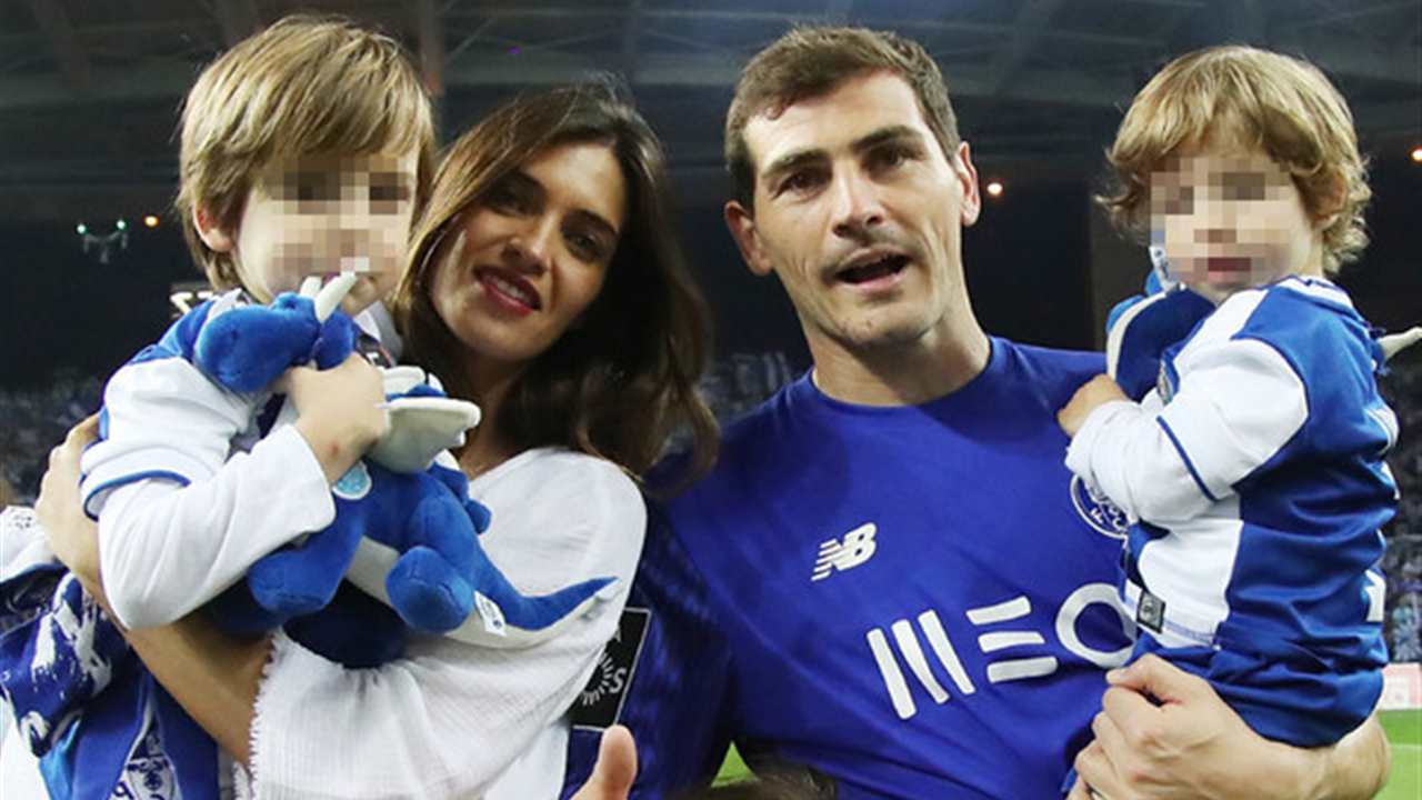 Las cariñosas palabras de Iker Casillas a Sara Carbonero y sus hijos, Martín y Lucas, al anunciar su retirada