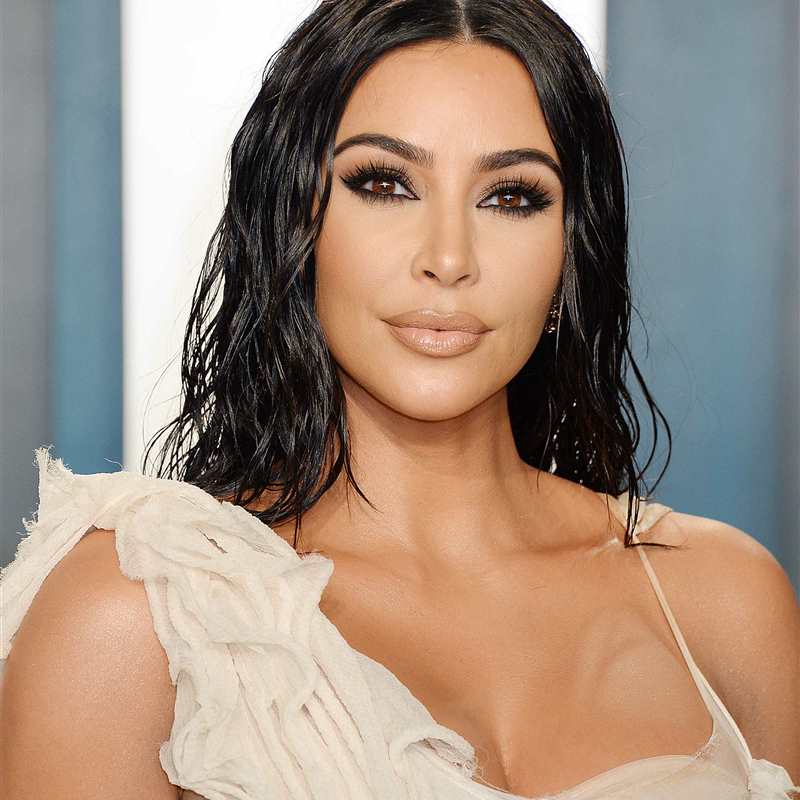 Kim Kardashian desvela como hacerse un maquillaje de ojos ahumados paso a paso