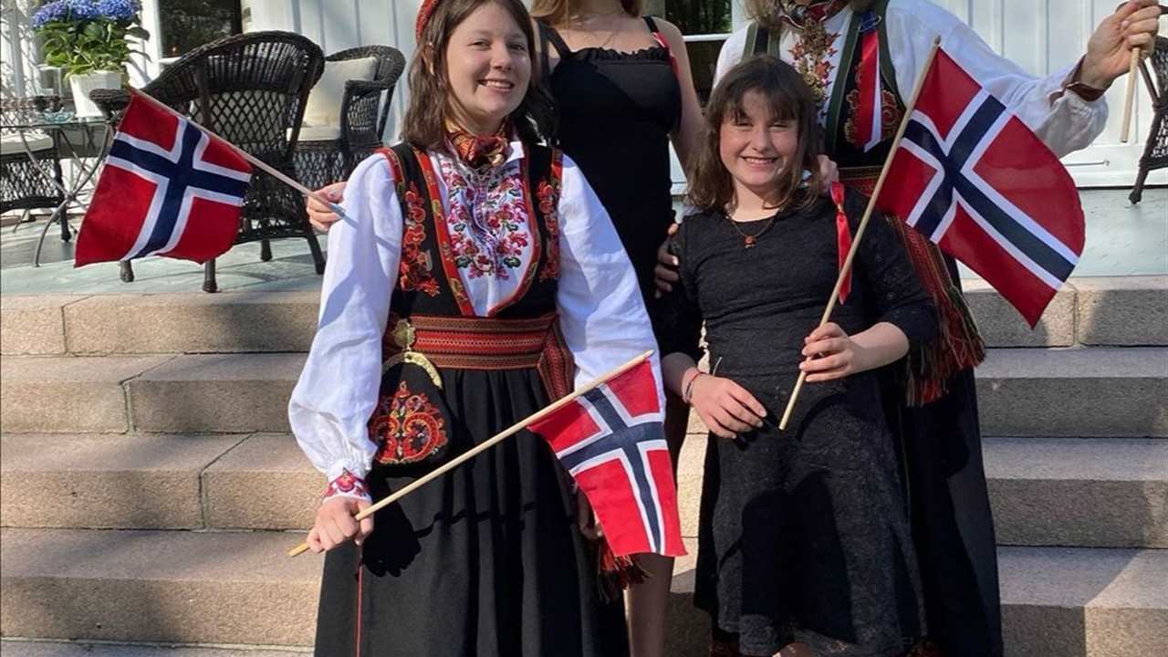Marta Luisa de Noruega y sus hijas muestran sus primeras sonrisas tras la muerte de Ari Behn