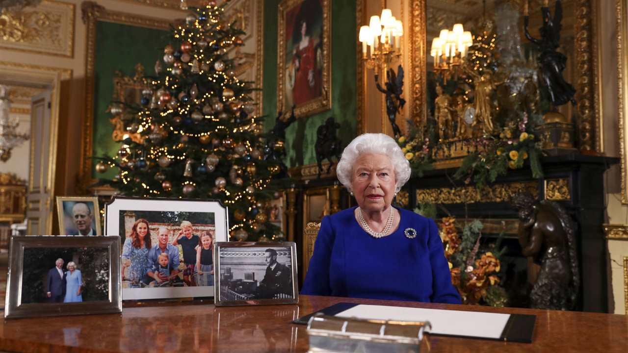 Meghan y Harry, los grandes ausentes del tradicional posado de Navidad de la reina Isabel II