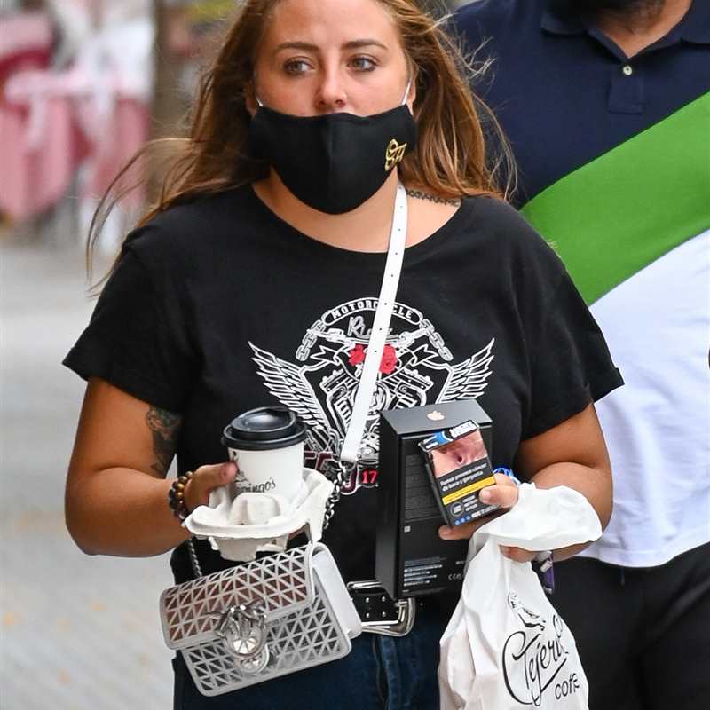Rocío Flores, desesperada, hace un importante llamamiento a sus seguidores tras acoger a un gatito