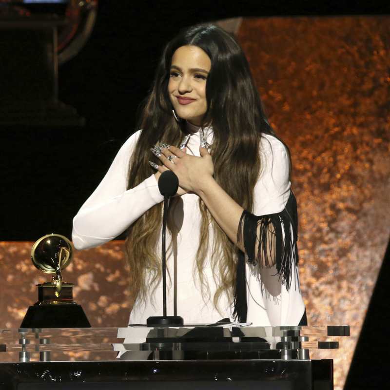 Rosalía gana su primer Grammy haciendo historia en la música española