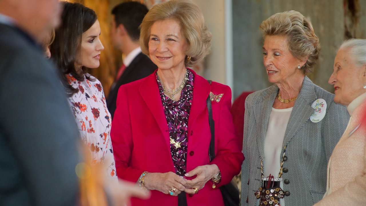 Doña Sofía da un paso atrás en favor de la reina Letizia