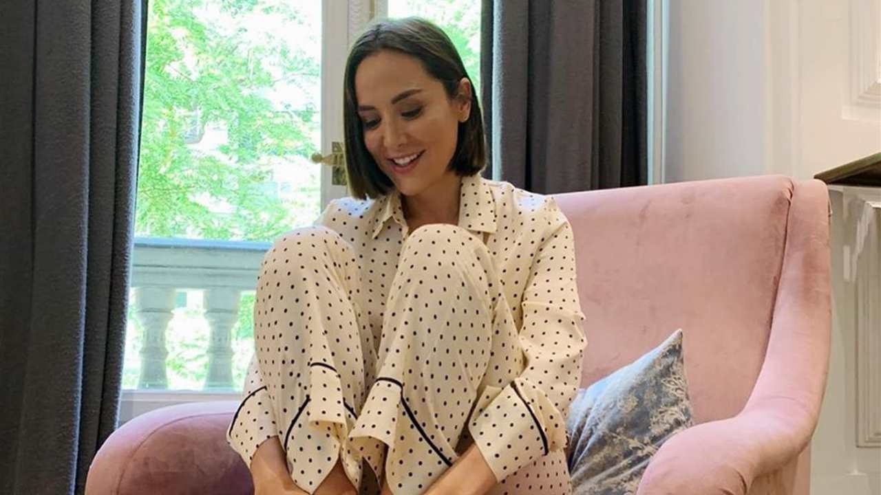 Tamara Falcó encuentra el tipo de pijama que más favorece en cualquier estación