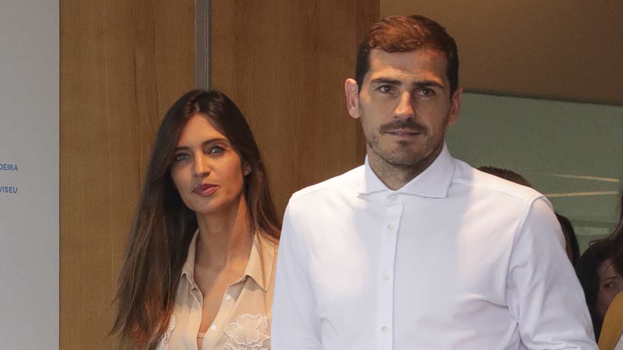 Sara Carbonero, muy discreta, muestra su apoyo a Iker Casillas en su gran día