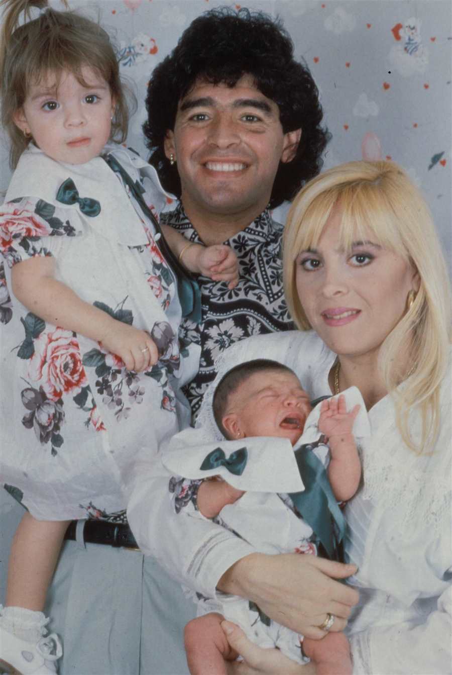 Maradona mujer Claudia y dos hijas mayores