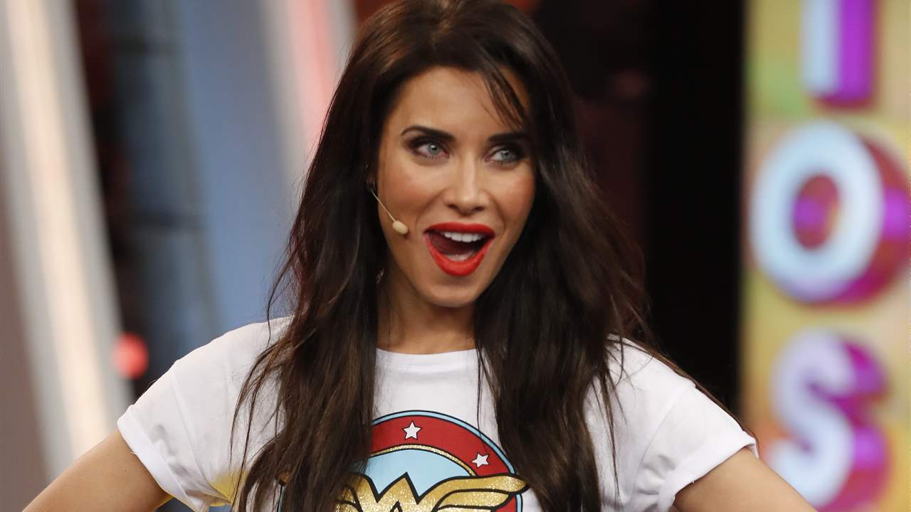 Pilar Rubio se une a la tendencia más sexy de la temporada con una camisa cropped de casi 700 euros