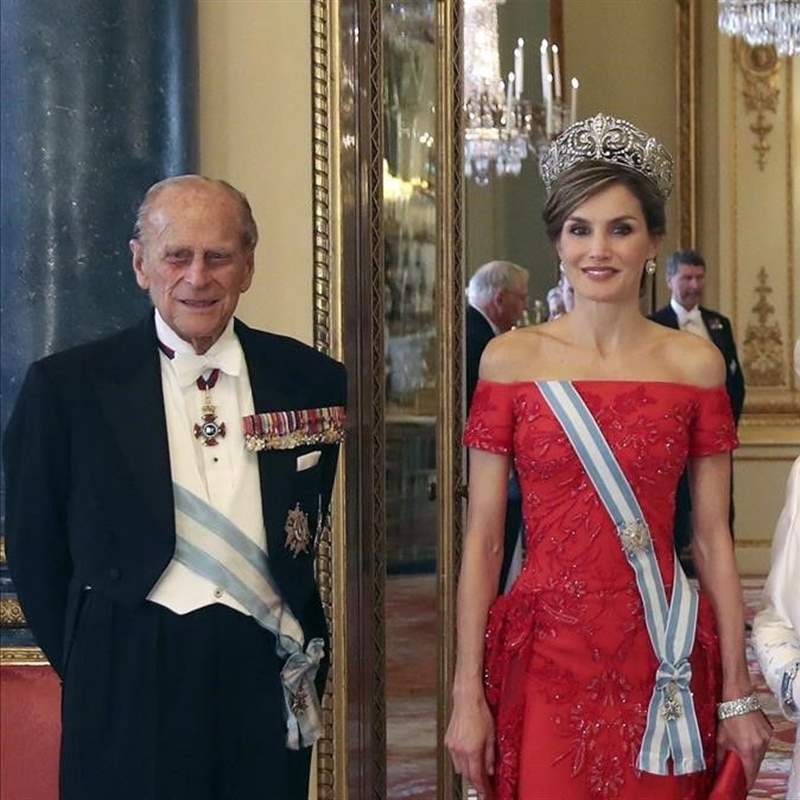 Letizia Felipe y la reina Isabel II