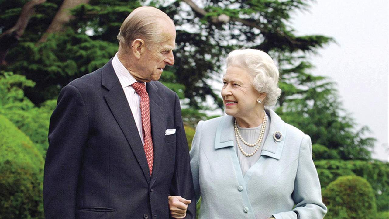 Reina Isabel II y Felipe de Edimburgo 01