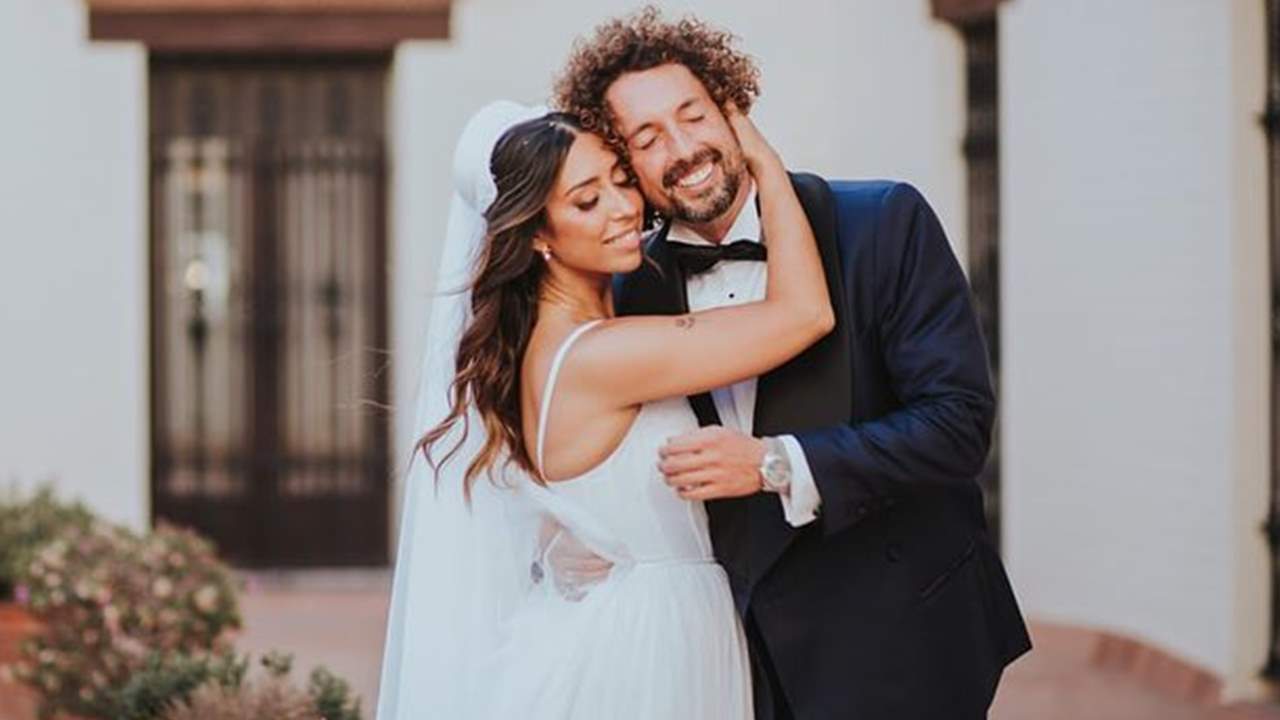 José Antonio León ('Sálvame') comparte fotos inéditas de su boda con Rocío Madrid: "Te amo esposa"