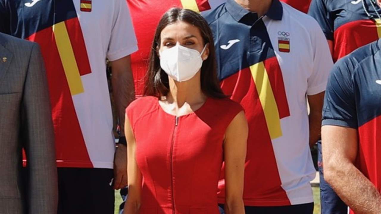 El guiño de la reina Letizia al equipo olímpico español a través de su estilismo