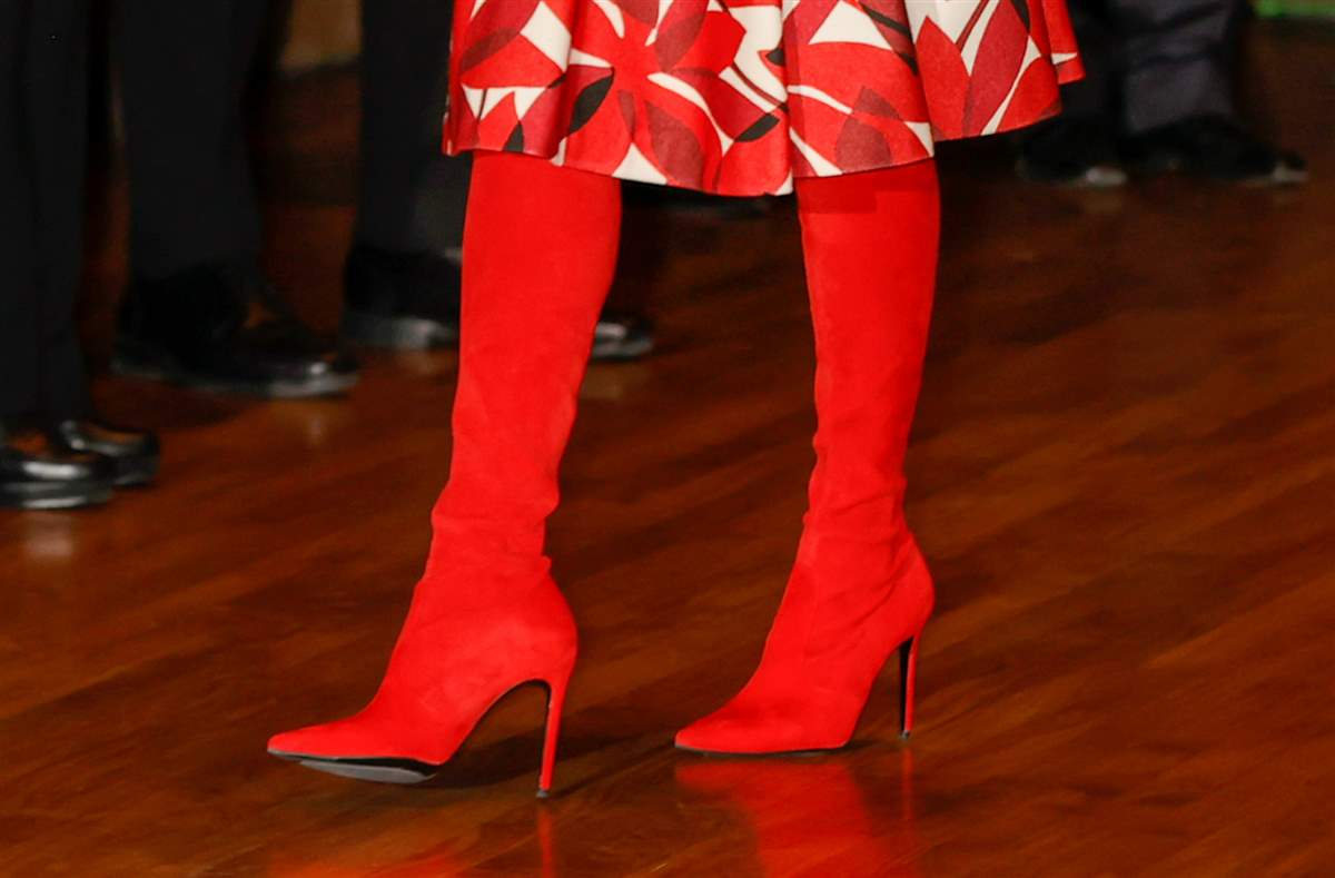 Reina Letizia botas rojas