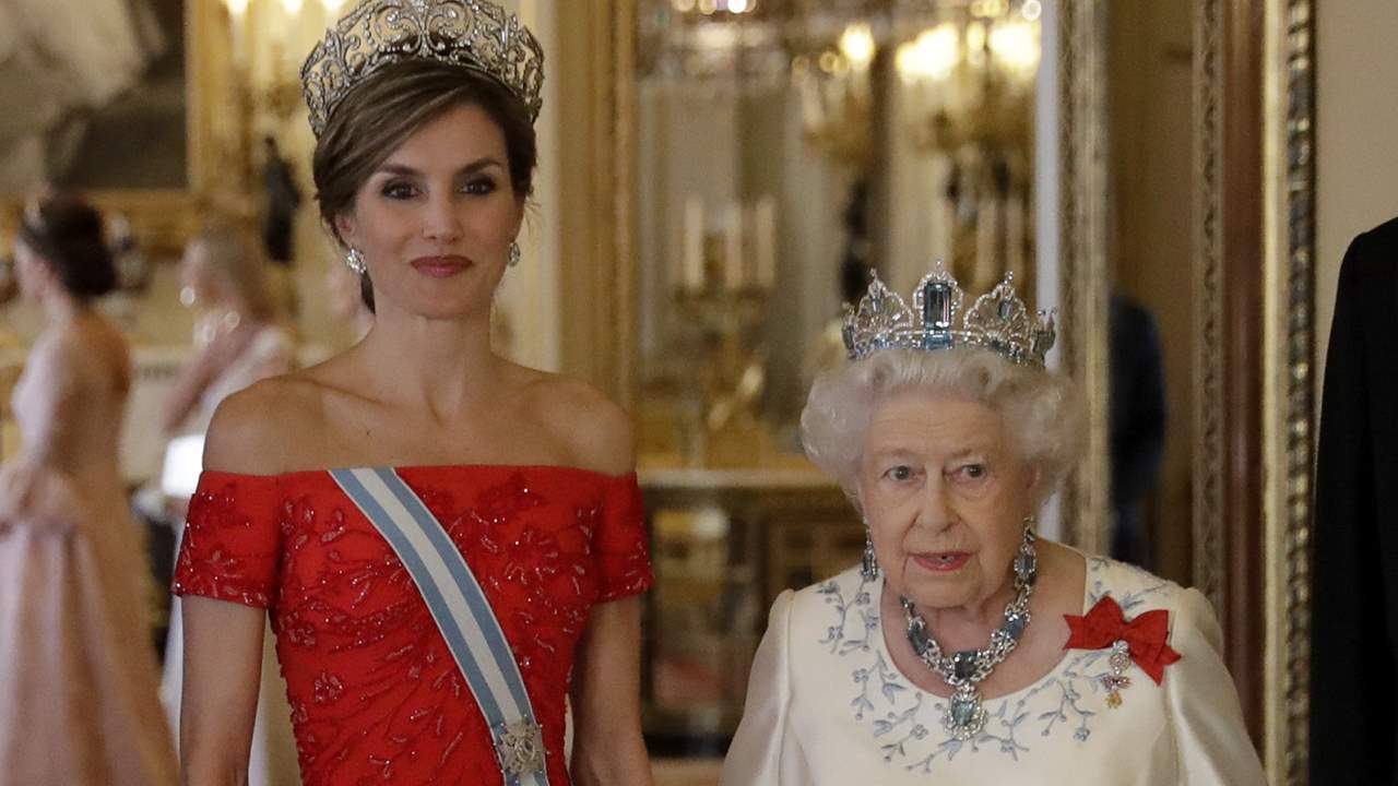 La reina Letizia se suma a las felicitaciones a Isabel II por su Jubileo de platino